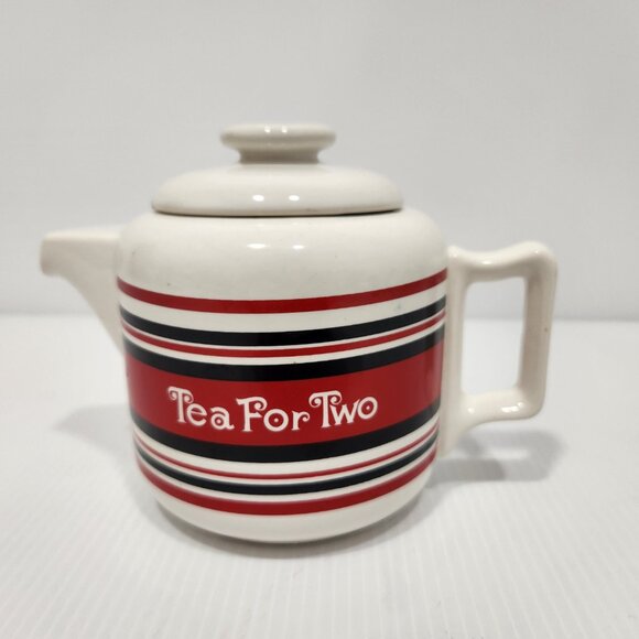 Tea for Two le the pour deux teapot, red white black teapot, made in Japan - Picture 10 of 10